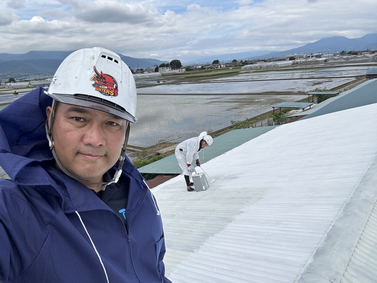mirror_ball_inc's tweet photo. 山梨県の、とある牧場の豚舎の屋根の上にガイナを塗装中😆
ガイナを塗る事で豚舎内の豚が夏バテしないかどうかの実験です😁
無償での実験施工ですが、しっかりデータ取りしますが、どのような結果が出るか楽しみです!
#gaina
#ガイナ認定施工店
#ガイナ
#トーシンリフォーム
#企業公式相互フォロー
↓弊社のホームページもご覧下さい!
https://t.co/E0hH9aMtKN