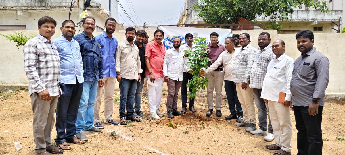 MunicipalityNsp's tweet photo. Good morning madam/Sir  in view of world environment day  plantation program conducted in municipal office area. Participated by municipal chair person, vice chairperson,commissioner ,ward councillors ,municipal staff in Narsapur municipality . https://t.co/9SDFvhfPRQ