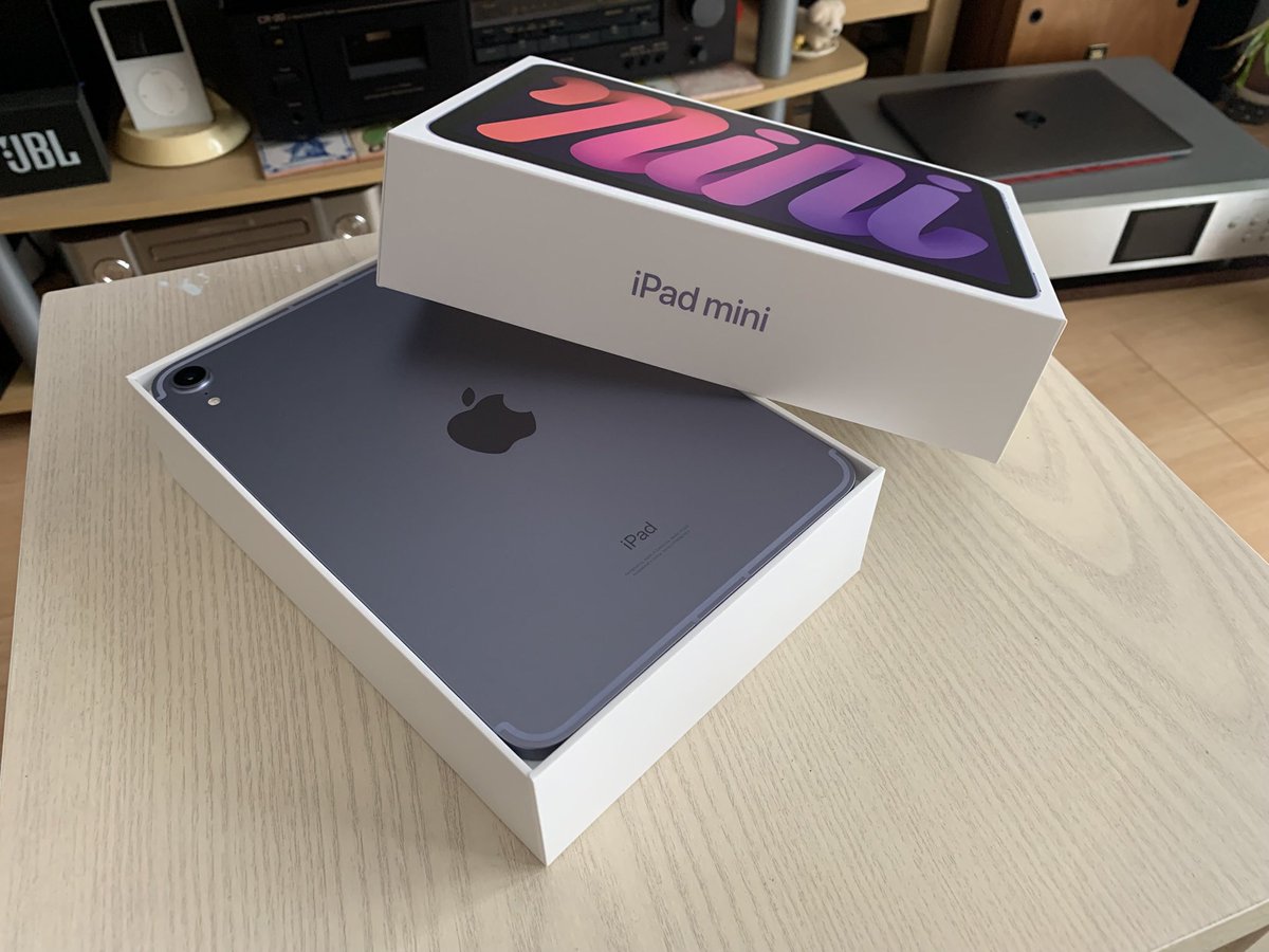 fnap272's tweet photo. ７年ちょっと使ったiPad mini 5画面に横線が出て、ダメになりました！
買いましたiPad mini 6新品未開封です
型落ちですが、決手は物理SIMが使える最後の機種なので！！
#iPadmini5
#iPadmini6 https://t.co/GfqcIwNsrB