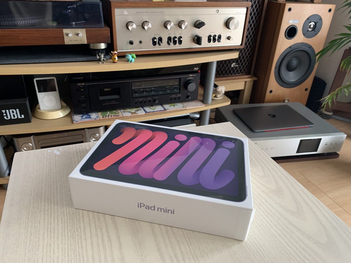 fnap272's tweet photo. ７年ちょっと使ったiPad mini 5画面に横線が出て、ダメになりました！
買いましたiPad mini 6新品未開封です
型落ちですが、決手は物理SIMが使える最後の機種なので！！
#iPadmini5
#iPadmini6 https://t.co/GfqcIwNsrB