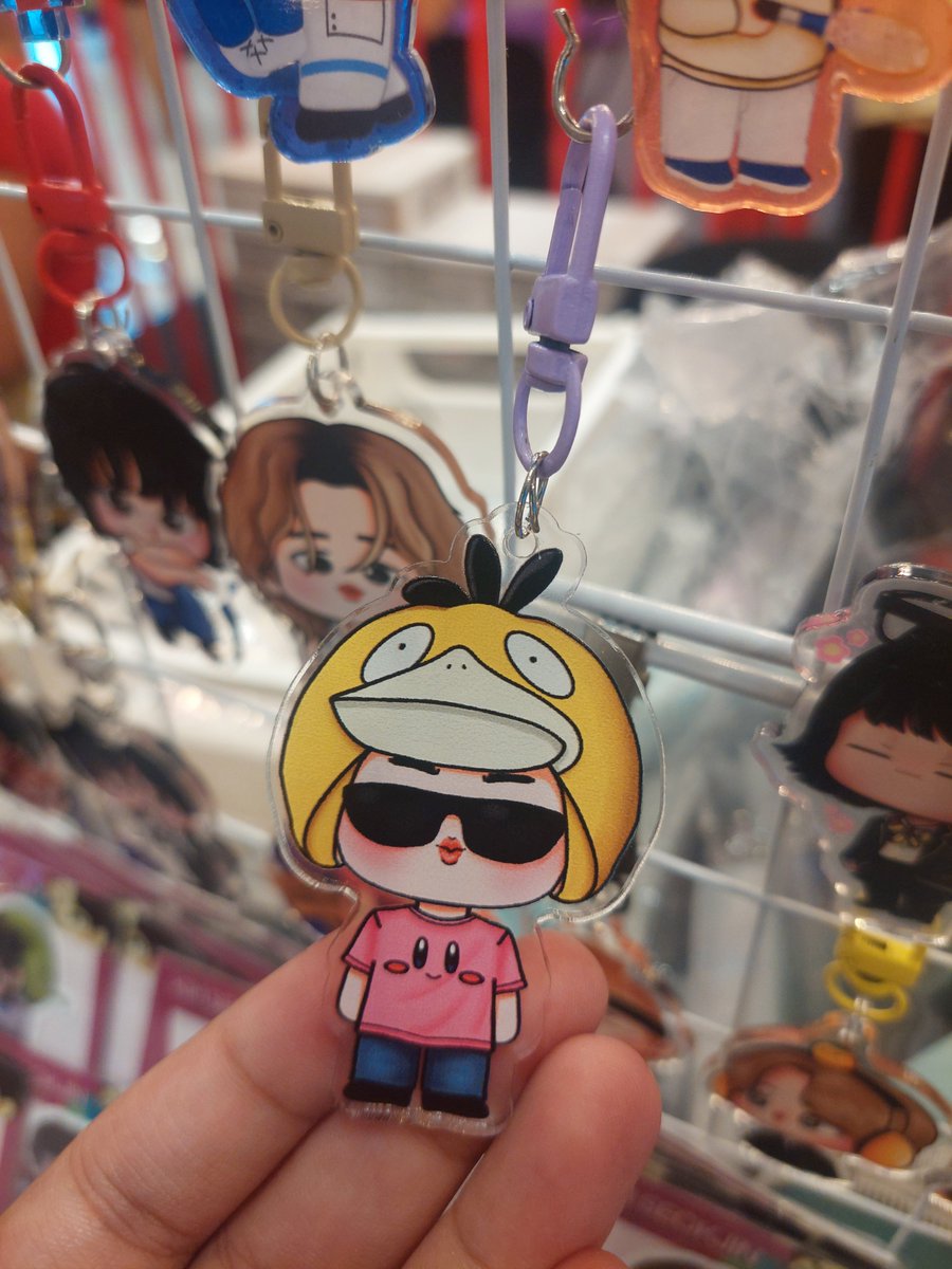 estreIIart's tweet photo. New keyrings are heree~

We're at Ayala Malls Cloverleaf until Sunday 💜 https://t.co/CxmRxq4ppb