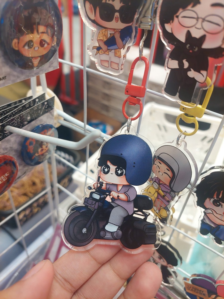 estreIIart's tweet photo. New keyrings are heree~

We're at Ayala Malls Cloverleaf until Sunday 💜 https://t.co/CxmRxq4ppb