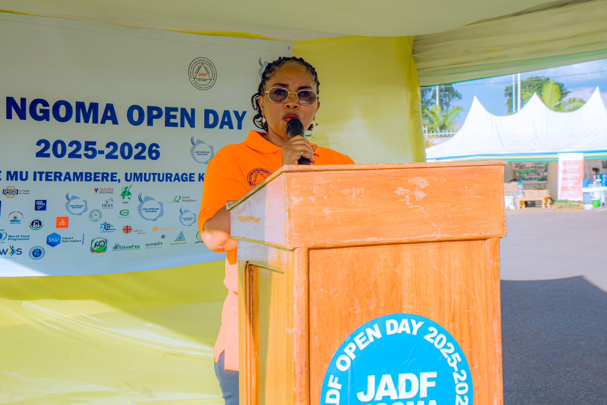 ProfemmesTH's tweet photo. 📍Waba uri i @NgomaDistrict cyangwa uteganya kuhanyura?
Ntucikwe n’Imurikabikorwa ry’Abafatanyabikorwa b’Akarere (Open Day) muri Gare ya Ngoma.

Ngwino urebe ibyo urubyiruko rurimo kungukira mu mushinga #SERVEProject Pro-Femmes Twese Hamwe ifatanyamo na @careinrwanda, @MastercardFdn n’abandi bafatanyabikorwa.

Ni umwanya mwiza kandi wo gusangira ubunararibonye, kwigira ku bandi no kurebera hamwe ibimaze kugerwaho mu iterambere ry’Akarere.
Turagutegereje! 🤝

#YouthEmpowerment #WomenEmpowerment