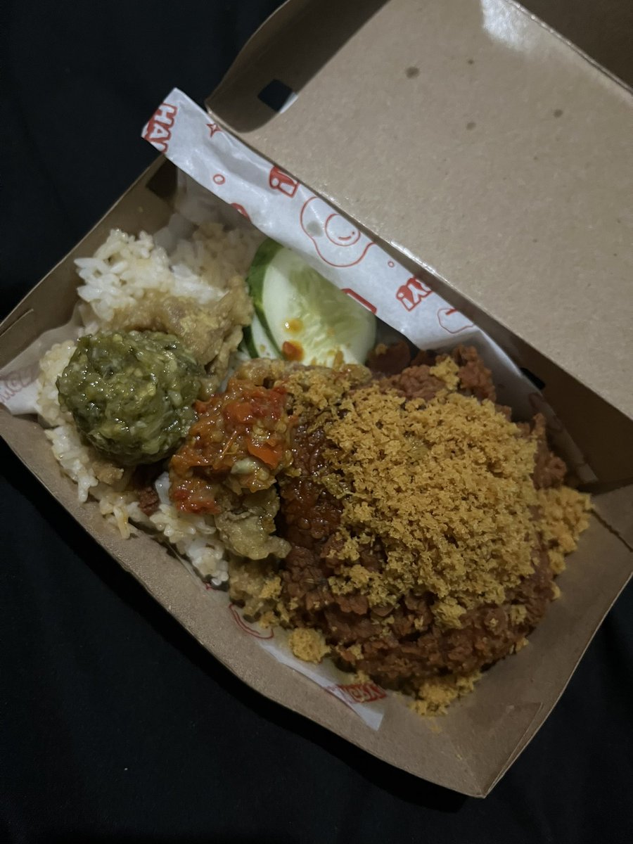 baim_aimmm's tweet photo. awal nyobain sambel dari ayam koplo ini jujur aja gue langsung jatuh cinta😭🫶🏻 suka banget sama perpaduan sambelnya iniiii. https://t.co/cYm0gzmjHy
