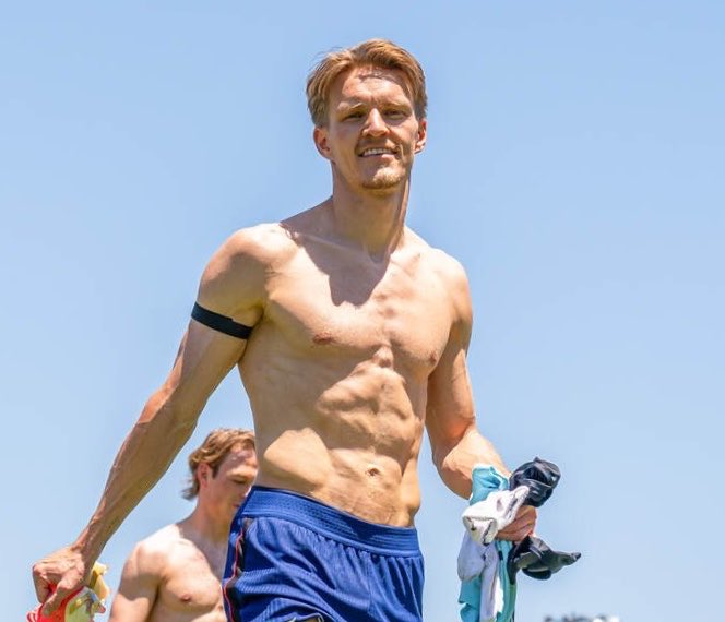 ShirtlessPL's tweet photo. Martin Odegaard https://t.co/ovcNqCZ6zd