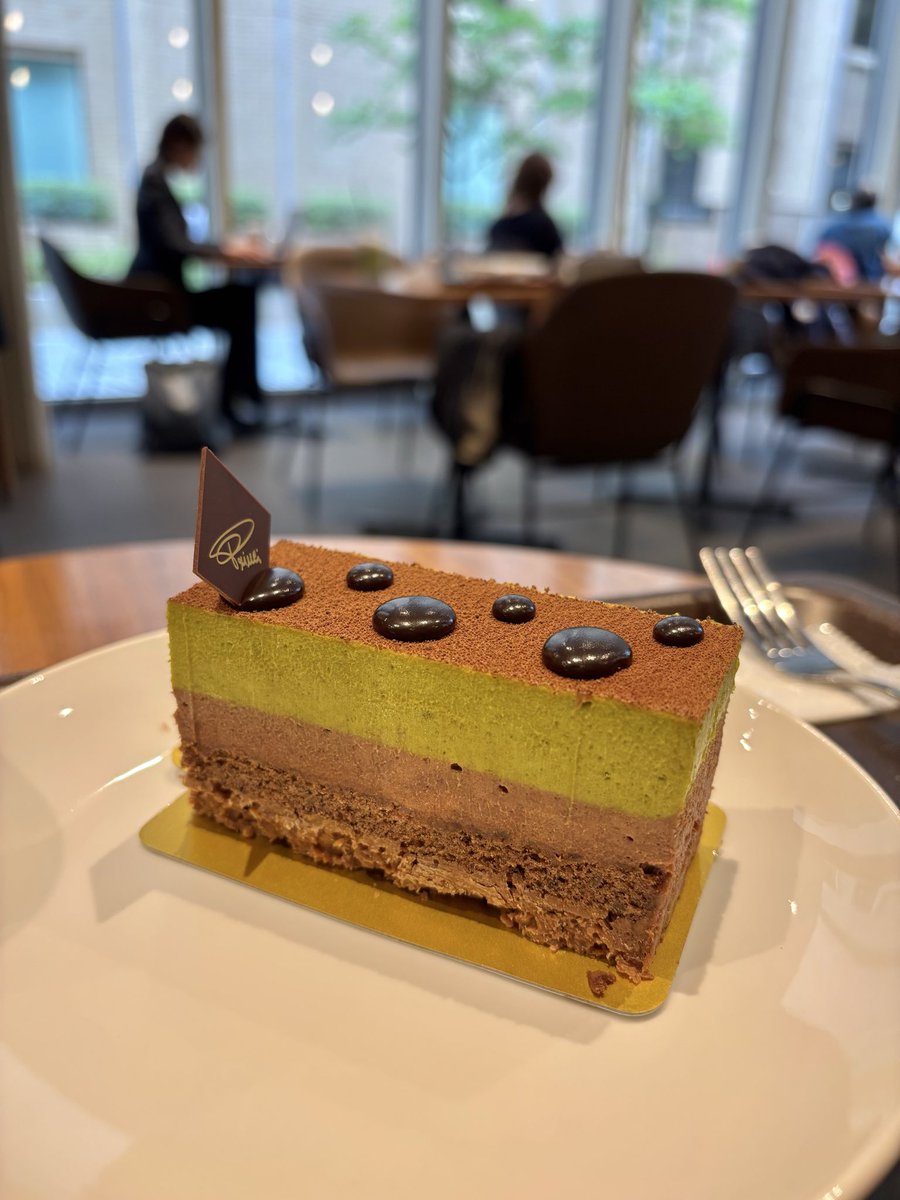 s_aow's tweet photo. ピスタチオに目がない https://t.co/6Ddb92cJBK