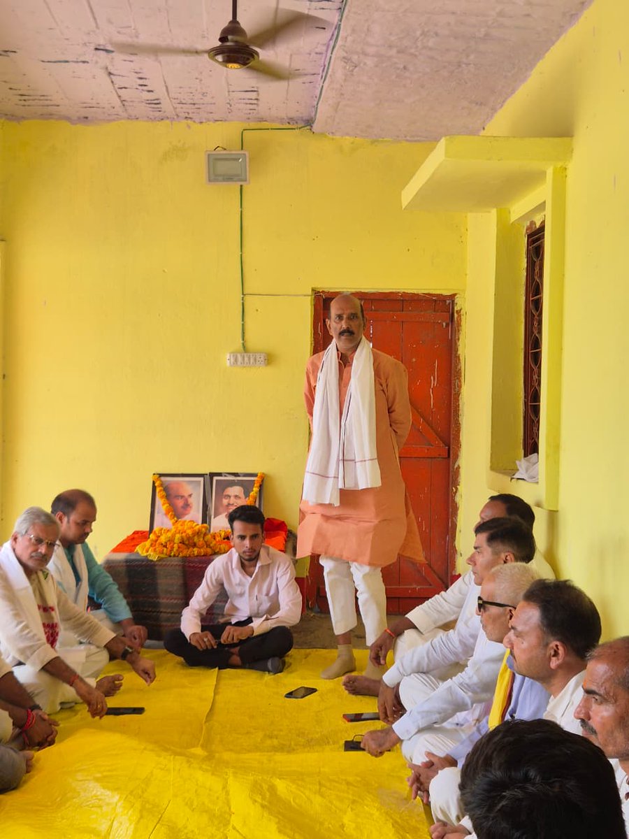 JaiPrakshshahi's tweet photo. एक पेड़ मां के नाम अभियान में आज पटहेरवा मंडल में उपस्थित रहा https://t.co/yDlWBqbL0n