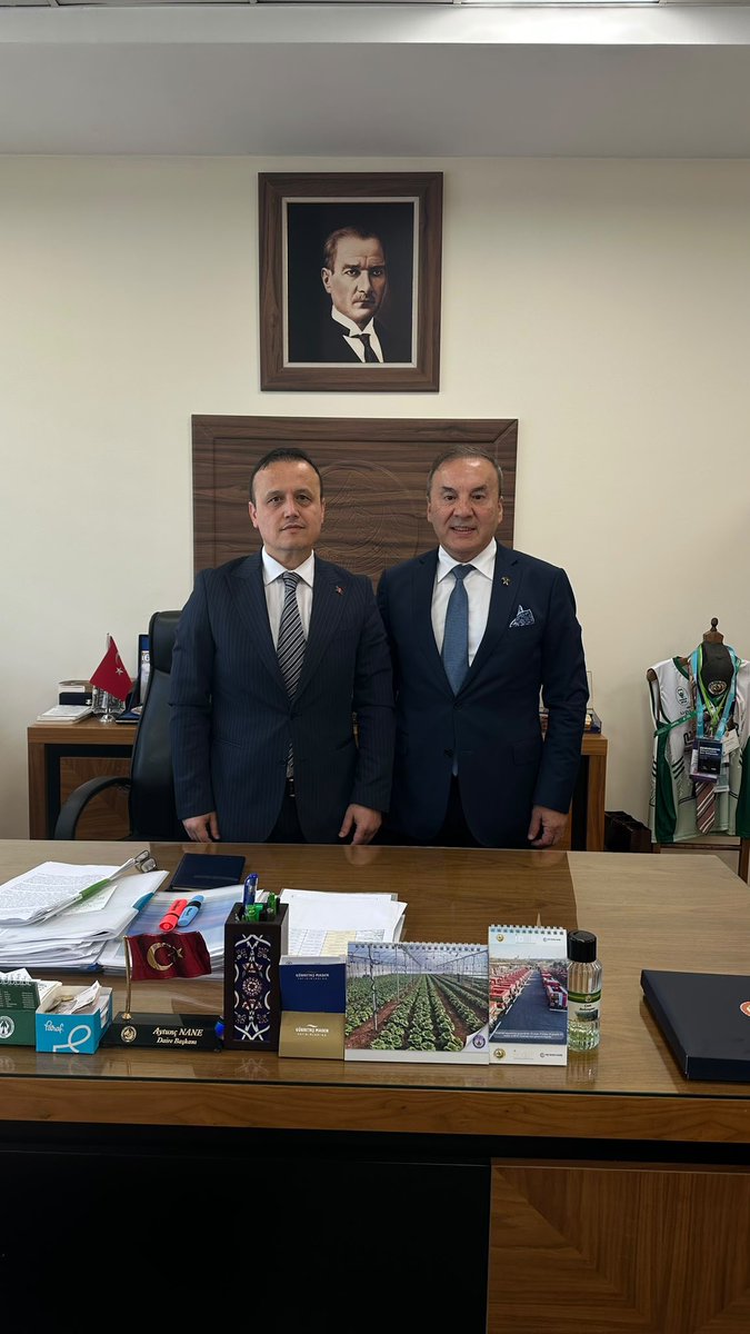 twimib's tweet photo. Ankara’da, Orman Genel Müdürlüğü İzin ve İrtifak Daire Başkanı Sayın Aytunç Nane’yi ziyaret ettik.

Görüşmemizde, madencilik sektörümüzü yakından ilgilendiren güncel konular ile orman izin süreçlerinde yaşanan sorunlar ve çözüm önerileri üzerine kapsamlı istişarelerde bulunduk.

Sektörümüzün beklenti ve taleplerini değerlendirme fırsatı bulduğumuz bu verimli görüşmede, gösterdikleri yakın ilgi, destek ve nazik misafirperverlikleri için Sayın Aytunç Nane’ye teşekkür ediyor, çalışmalarında başarılar diliyoruz.

#İMİB #Madencilik #Ormanİzinleri #Madenİhracatı #Ankara
