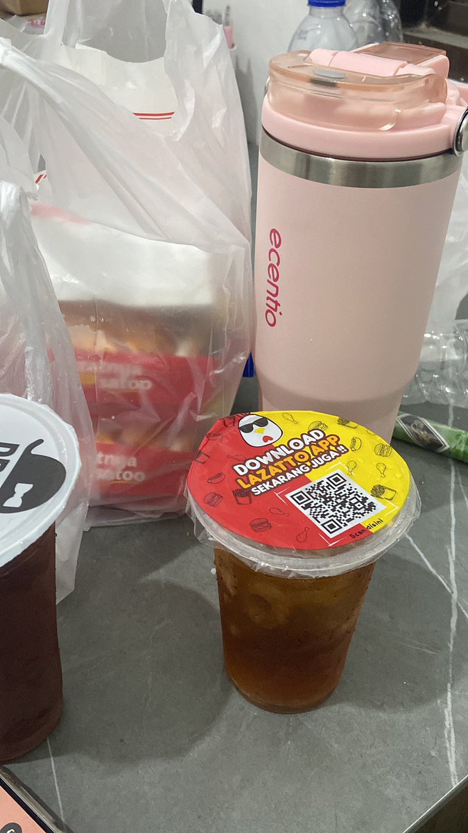 moh_erna's tweet photo. Bawa tumblr biar irit itu hoax☺️ https://t.co/DokatgfE76