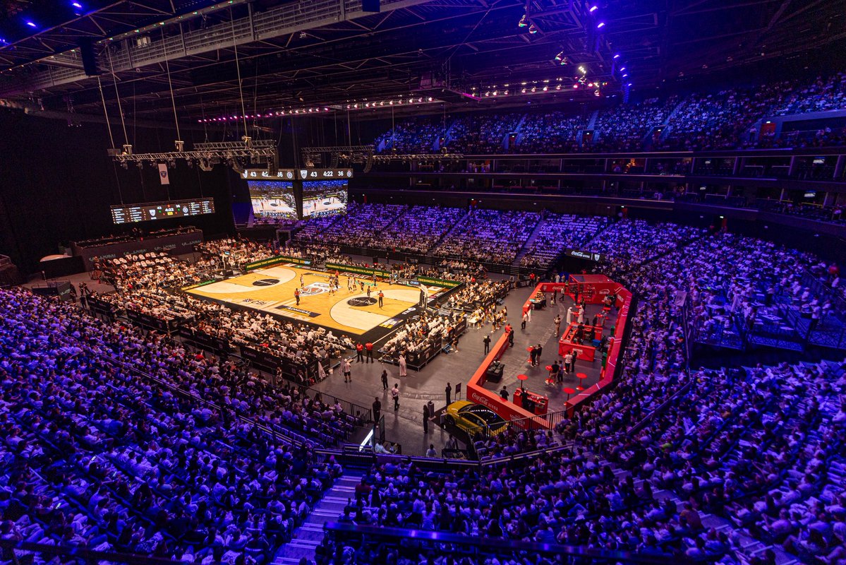 dubaibasket's tweet photo. Dubai, thank you. 🤍🇦🇪

You showed up. You got loud. You brought the energy from the first whistle to the last.

After months away, being back on our stage in front of our fans made this night even more special.

#WePlayForDubai 🇦🇪 https://t.co/vS1n581lNx
