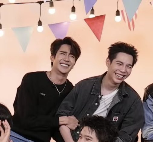 _calayan__'s tweet photo. Love their friendship 😭🫰

EMBPFK FFF PRESS TOUR 
#FFFPartyConcert2026 https://t.co/3O53HrhMhC