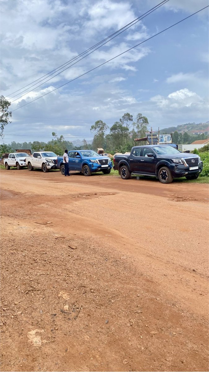 Motorcare_ug's tweet photo. Yet another 4x4 Training session in Sisse, Kitende with @oncourse4wd 

What an adventurous day it was with the Ford RANGER and Nissan NAVARA in their natural habitats,  proving heritages and pursuing new destinations.

#MotorcareUG #NissanNavara #FordRanger #4x4offroad #Oncourse https://t.co/IoQYE7ok5r