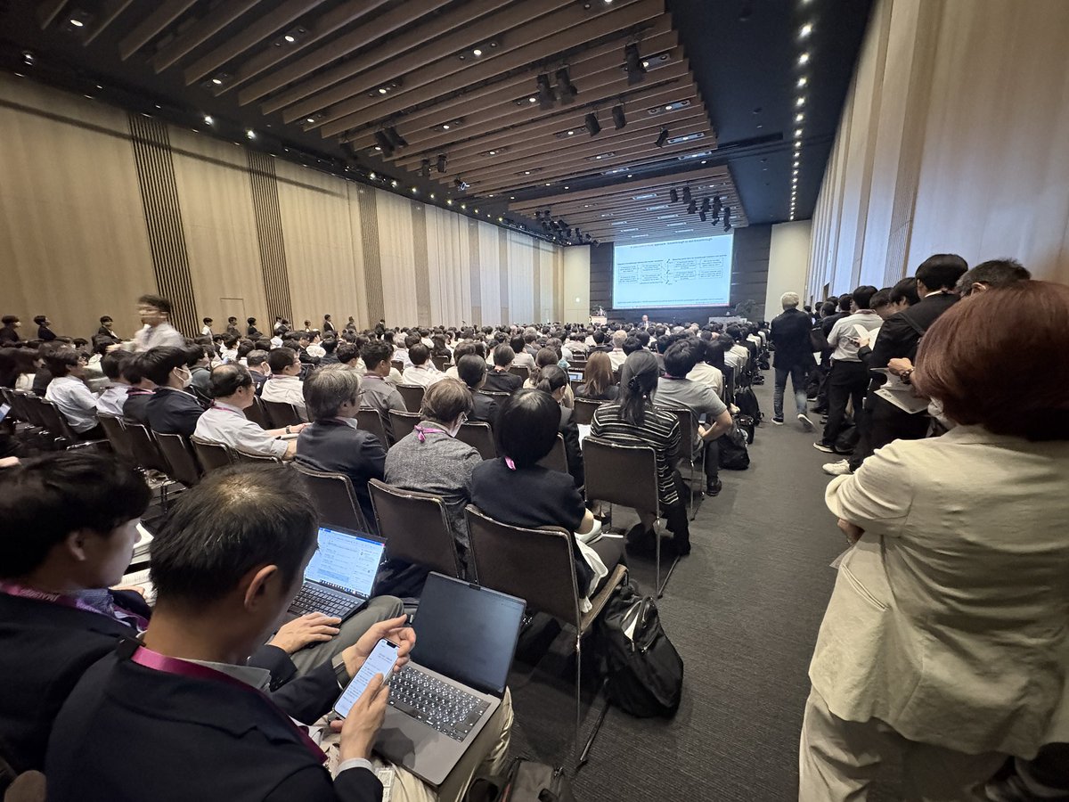 GDEPsolutions's tweet photo. 今日は #日本メディカルAI学会 で虎ノ門ヒルズに来てます。

立ち見が出るほどの盛況ぶり。

会場ではアイスも自由に食べられてちょっと嬉しい🍦

#医療AI https://t.co/TQIF8ZLXDq