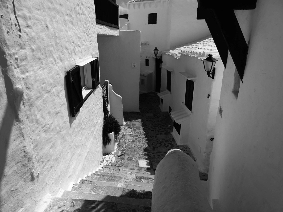 oscarvendrellf's tweet photo. Interiors...Binibèquer #binibèquer #menorca #paisoscatalans #santlluís #maó https://t.co/E7vb7F6WSA