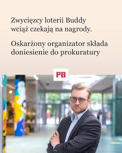 OniszczukAssoc's tweet photo. Zatrzymany razem z Buddą idzie na wojnę z prokuraturą.  I tym razem role się odwróciły, bo to nie jego oskarżają to on oskarża.

Cofnijmy się do października 2024 roku, kiedy państwo wkroczyło z całą siłą do Hotelu Warszawa i zajmując 51 samochodów, nieruchomości i 77 mln zł na kontach. Tomasz Chmielewski, organizator loterii, które oglądała cała Polska, trafił wtedy do aresztu i spędził w nim osiem miesięcy bez wyroku wyłącznie dlatego, że nie był w stanie zebrać absurdalnie wysokiej kaucji. Zarzut, który mu postawiono, brzmiał: kierowanie zorganizowaną grupą przestępczą.

Problem w tym, że jak ujawniono potem każda z ponad 40 loterii miała zezwolenie wydane przez izby administracji skarbowej i to wydane dopiero po analizie regulaminów. Wszystko działo się więc zgodnie z prawem, a mimo to skończyło się celą. Witamy w Polsce. 

A teraz najlepsze. Skarbówka sięgnęła po gwarancję bankową z BNP Paribas i pobrała z niej 4,2 mln zł, ale laureatom nie wypłaciła ani złotówki ludzie, którzy wygrali auta i dom, do dziś nie dostali nic. Sąd dwukrotnie stanął po stronie organizatora i kazał odblokować 3,5 mln zł, a kiedy prokuratura poszła do apelacji, po prostu przegrała. Postanowienia są prawomocne, a pieniądze wciąż pozostają zamrożone.

Jak donosi @puls_biznesu w tej sytuacji oskarżony zrobił ruch, którego nikt się nie spodziewał: sam złożył zawiadomienie o przestępstwie i to zarówno na prokurator prowadzącą sprawę, jak i na urzędnika skarbówki. Zarzucił im przekroczenie uprawnień, przywłaszczenie i niewykonanie prawomocnych postanowień sądu. Efekt jest taki, że prokurator bada dziś inna prokuratura, a urzędnika jeszcze inna.

I tu kryje się cała lekcja. Państwo polskie potrafi zająć Twój majątek w jeden dzień, podczas gdy Ty odzyskujesz go latami, przy pomocy dwóch kancelarii i z nerwami ze stali jeśli w ogóle Ci się to uda. Ta asymetria nie jest błędem systemu, ona jest systemem. Dlatego mówienie że uczciwi nie mają się czego bać wywołuje uśmiech politowania