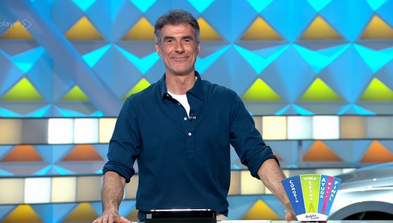 atresmediacom's tweet photo. #Audiencias I  

🥳 El entretenimiento de @antena3com
sigue TRIUNFANDO de la mañana a la tarde

👩‍🍳@karguinano, LÍDER: 15%, 751.000 y 1,2 M de espectadores únicos

📺@LaRuletaSuerte, LÍDER: 19,9%, 1,5 M y 2,9 M de espectadores únicos

➡️@PasapalabraA3, LÍDER y el programa más visto del día: 18,4%, +1,5 M y 2,9 M de espectadores únicos