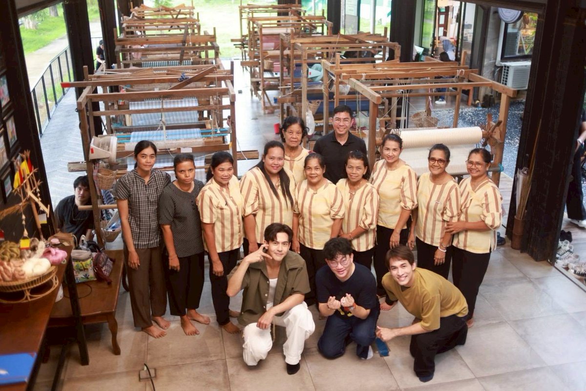 MOF_PR's tweet photo. ผู้จัดการ ธ.ก.ส. ร่วมรายการหอมแผ่นดินและนำเยี่ยมชม 4 วิสาหกิจชุมชนต้นแบบ ณ จังหวัดตรังและสตูล

https://t.co/UfU8vQweB2 https://t.co/QaQ7gMP0qf