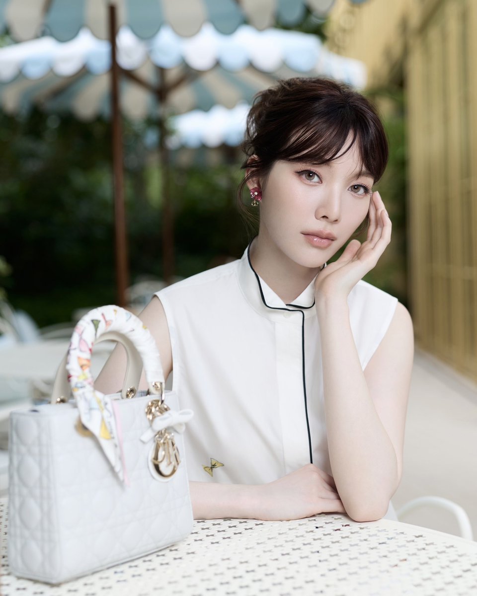 VogueThailand's tweet photo. https://t.co/rScbwSKNNh