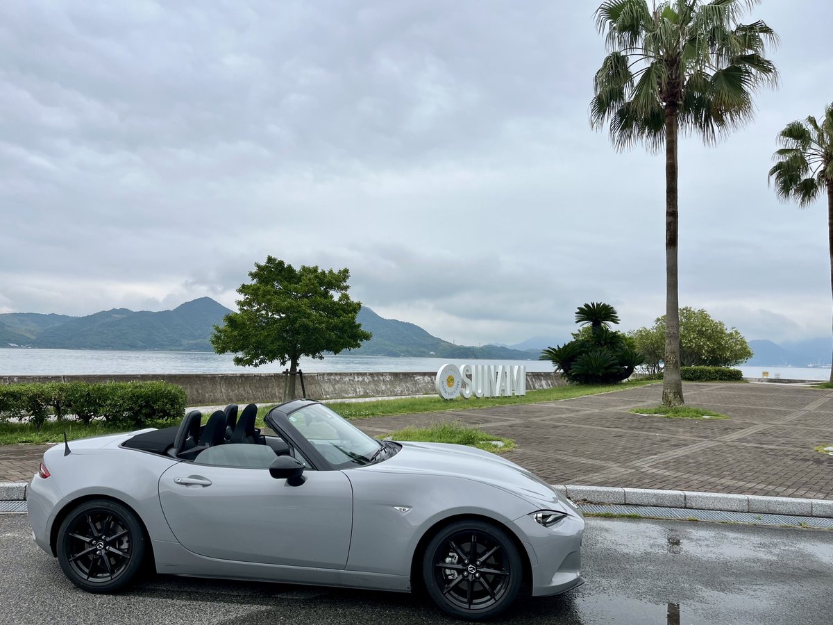 KeisukeFD3S's tweet photo. 今日は天気悪めだけど涼しいので幌を開けて走れました。
Openで走ってると、草木のあるところで急にヒンヤリするのが気持ちいいですね😊 https://t.co/sKNIGdjbFK