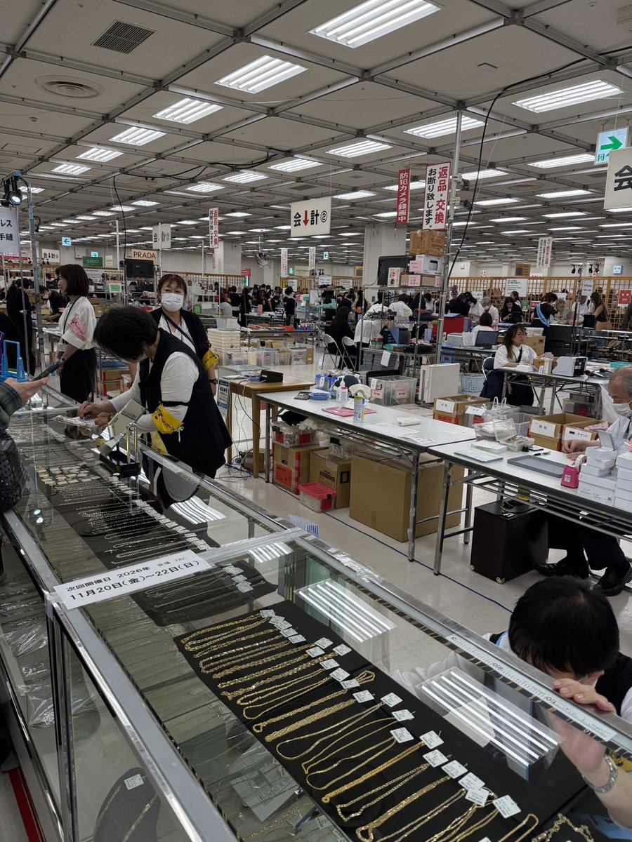 AzBCheKe7's tweet photo. 平和島のブランドフェス行ってきた

95万で買って100ちょいになる地金もあって
収穫あり🤑

土日もやっていて掘り出し物割とあるから
オススメ

#しっちー https://t.co/ff115v7849