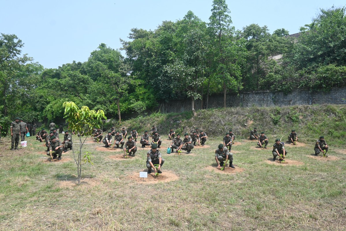 209_CoBRA's tweet photo. On the occasion of #WorldEnvironmentDay, all ranks of 209 #CoBRA participated enthusiastically in the plantation drive. https://t.co/ZHdUpRQSyz