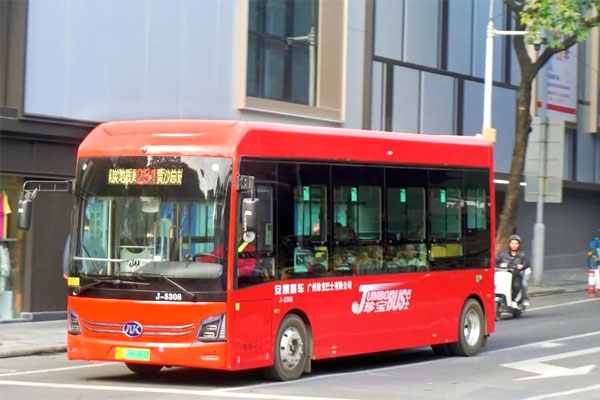 chinabusescom's tweet photo. Ankai buses now serve millions across thousands of Chinese cities. From Hangzhou’s spring student trips to Guangzhou’s busy streets — electric, quiet, and smart. 🚍#Ankai #Chinabuses #ElectricBus #GreenMobility https://t.co/K3ljf1wzCR