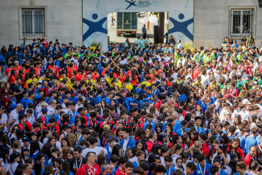 eixoatlantico's tweet photo. 🏅 Santiago de Compostela acollerá os XVI Xogos do Eixo Atlántico do 5 ao 10 de xullo

🤝 2.200 participantes de 28 municipios de Galicia e do Norte de Portugal compartirán unha semana de deporte, convivencia e intercambio cultural.

📍 Inauguración: 5 de xullo, ás 18.30 h, na Praza do Obradoiro.

🔗https://t.co/IHFPgQV80p

#XogosEixoAtlántico2026 #Santiago2026 #DeporteXuvenil #EurorrexiónGaliciaNortePortugal @PazodeRaxoi @copesantiago @SerGalicia @RNEdeportes @rne @RadioGalega @GxDRadioGalega @OndaCeroGalicia