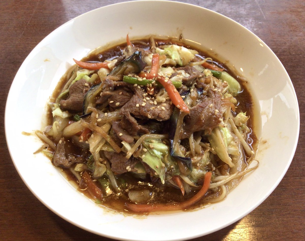 chukakenshin's tweet photo. こんにちは中華彩館剣心です！
先週は投稿できず申し訳ございません🙇‍♀️

今週の週替わり定食は「ラム肉と野菜の炒め物(ジンギスカン風)」
になります🐑
(ライス、スープ、サラダ、おしんこ付き)
税込1.200円でご用意しております😋
6月8日(月)までのご提供です！
皆さまのご来店お待ちしております🤗 https://t.co/1eWIwCNeTb