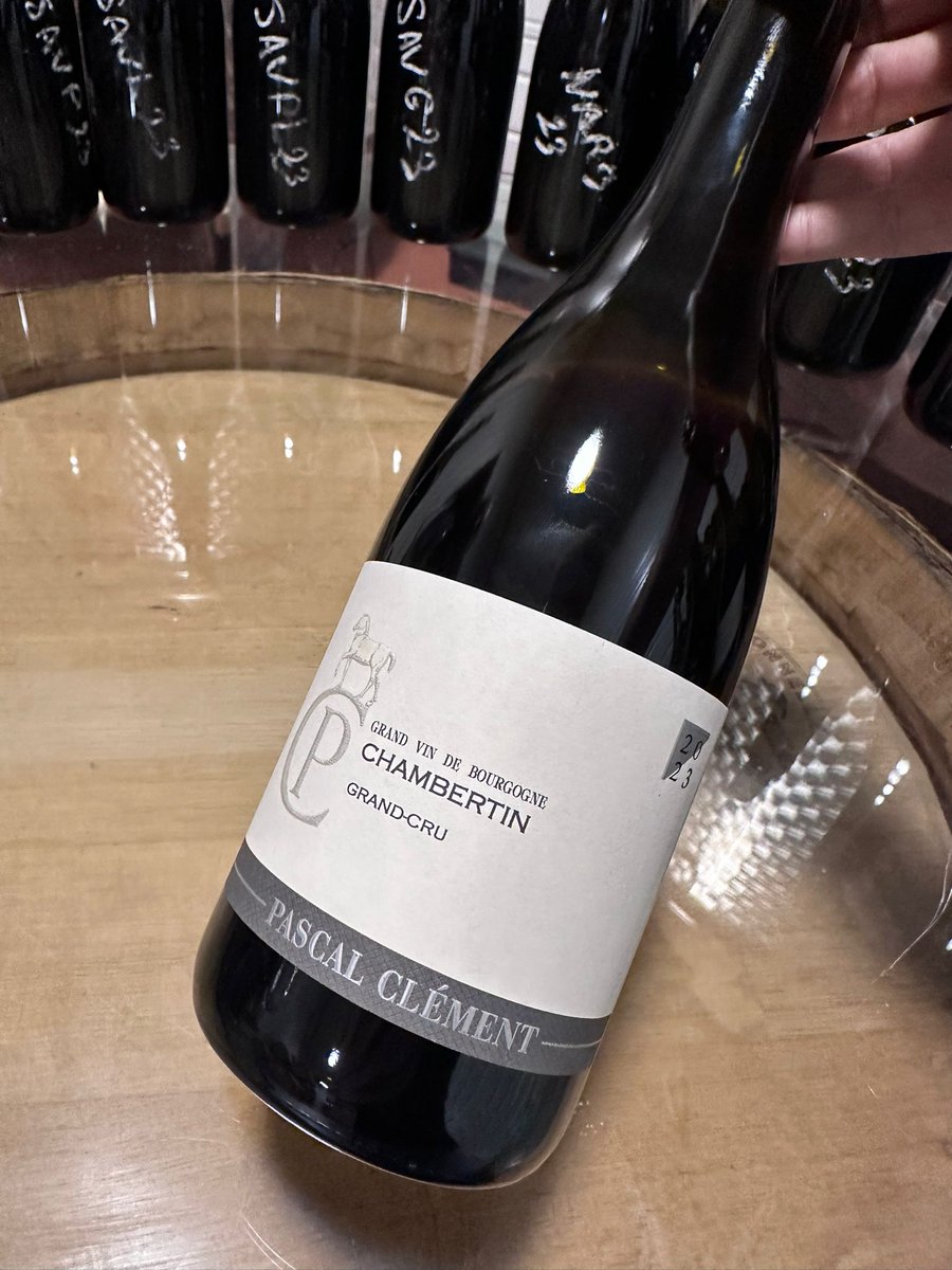JamesSuckling's tweet photo. Based in Savigny-lès-Beaune, the small negociant Maison Pascal Clément produced fresh, balanced whites from the 2023 vintage. Made from his vineyards in Savigny and sourced fruit beyond, these wines show a subtle sapidity and chalky salinity.

His reds are equally characterful, ranging from zero to 100 percent whole-cluster fermentation. The recent tasting that Senior Editor Zekun Shuai did with Pascal included the Chambertin Grand Cru 2023 – a serious wine from sourced fruit that underscores the quiet ambition for quality driving this low-profile maison.

@maisonpascalclement #pascalclement #burgundy