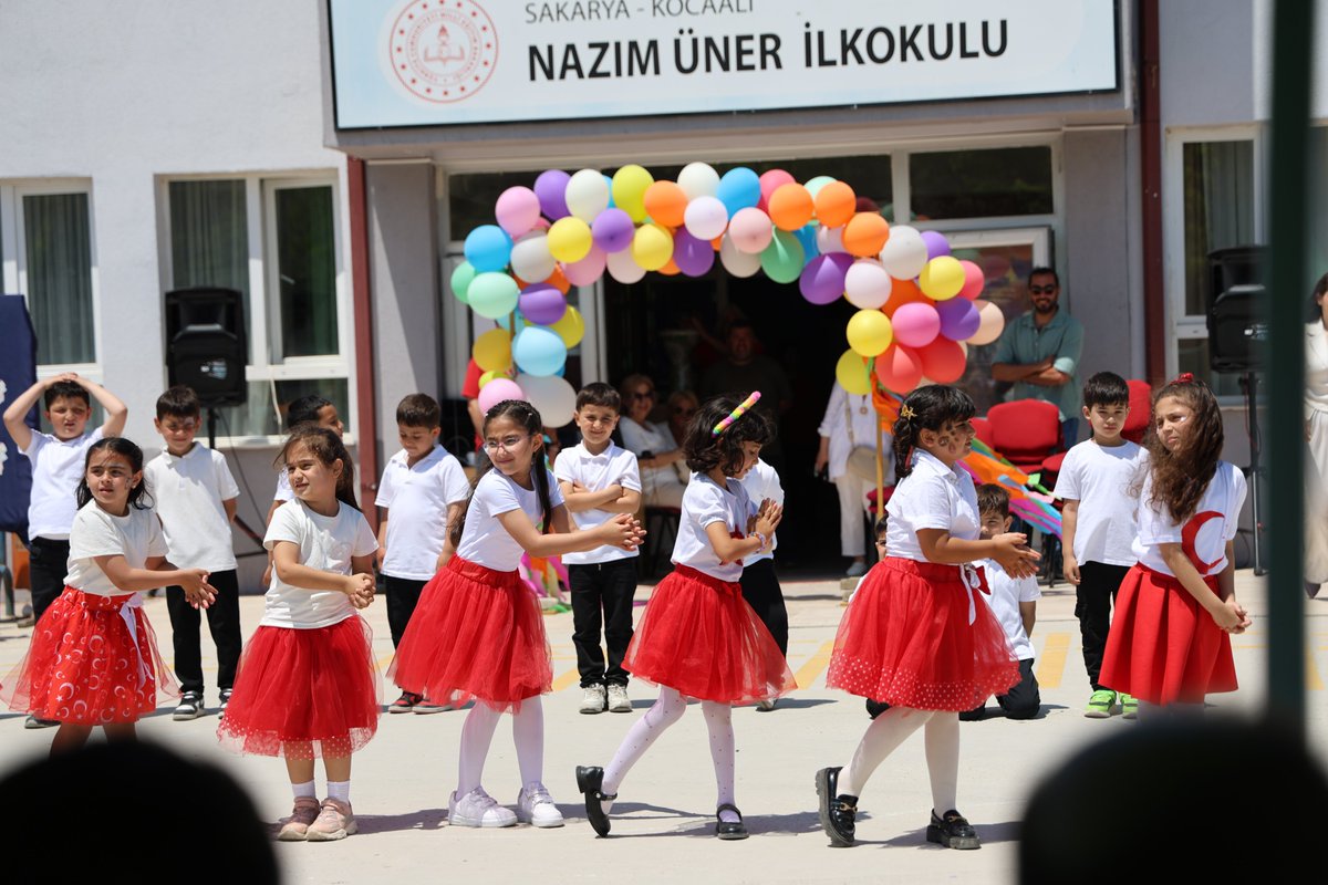 KocaaliKymlg's tweet photo. Aile Yılı etkinlikleri kapsamında ilçemiz Alandere Mahallesi’nde bulunan Nazım Üner İlkokulu öğretmenleri ve öğrencileri tarafından hazırlanan programa katıldık. https://t.co/MBMNzSuKWf