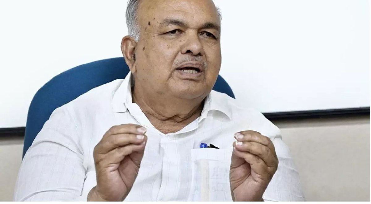 NewsDeshbandhu's tweet photo. कर्नाटक में शिवकुमार को बड़ा झटका, मंत्री बनते ही रामलिंगा रेड्डी का इस्तीफा; बोले- कांग्रेस में ही रहूंगा
https://t.co/pvJUDwcZKm
#DeshbandhuNews
#KarnatakaCabinetAngry #RamalingaRaddyResigns #PortfolioAllocation #Politics https://t.co/91nI8uuqNg