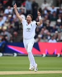 cricbinge's tweet photo. 16 wickets fell on Day 1 at Lord's 😭
England 140 — Jamieson 5 wickets
NZ 61/6 — trailing by 79
Robinson back after 2.5 years. Triple-wicket maiden in his first over. 🔥
#ENGvNZ https://t.co/8D1FVLRLro