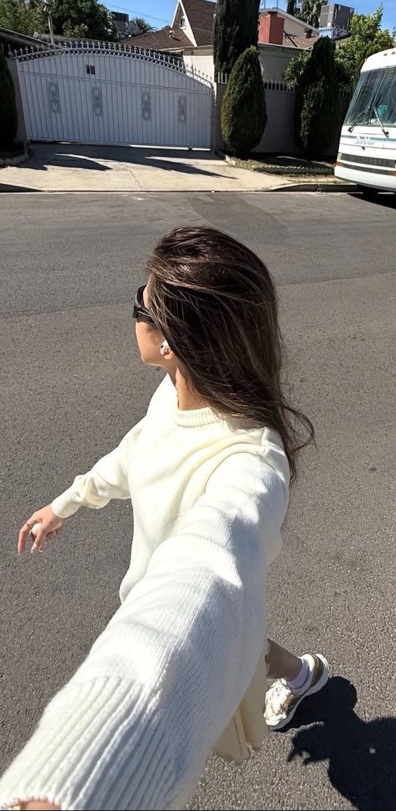 ventinggpotato's tweet photo. I like this photo so muchhh idk it looks so peaceful? 😭 I hope you’re doing well pretty girl :) Be carefree, do what you want, enjoy life, you deserve all the good things! Everything good hallelujah! Bless your heart ❤️ https://t.co/IlZmoiF6Uu