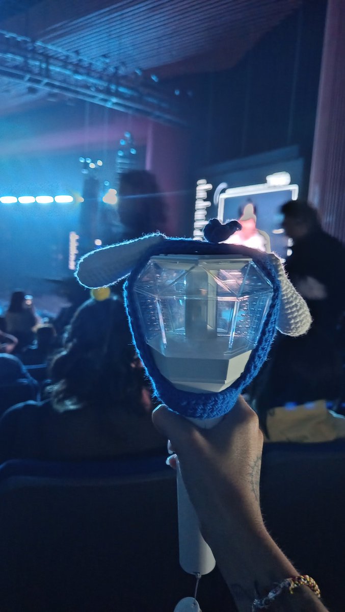 blurrillazz's tweet photo. @OfficialMONSTAX gracias por esta noche tan inolvidable, los amo muchísimo 🤍 https://t.co/bibCqxiFEb