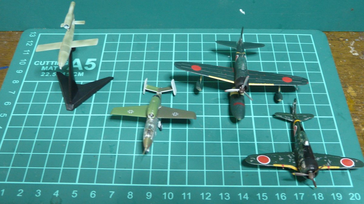 IWA6809's tweet photo. いい時代になりました私が1/１４４を作りはじめたころは数えるほどしか無くこんあマイナーな機体までキット化されるとは当時100円から高くて３００」円ｇふらい同じ利益率なら高いキットを売ると言われたのを思い出しました
＃模型　＃プラモ　＃食玩 https://t.co/NH6TW4eHX9
