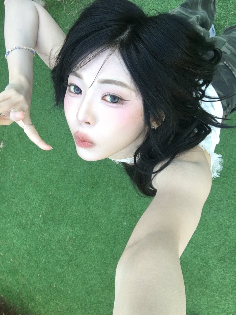 tripleS official tweet media