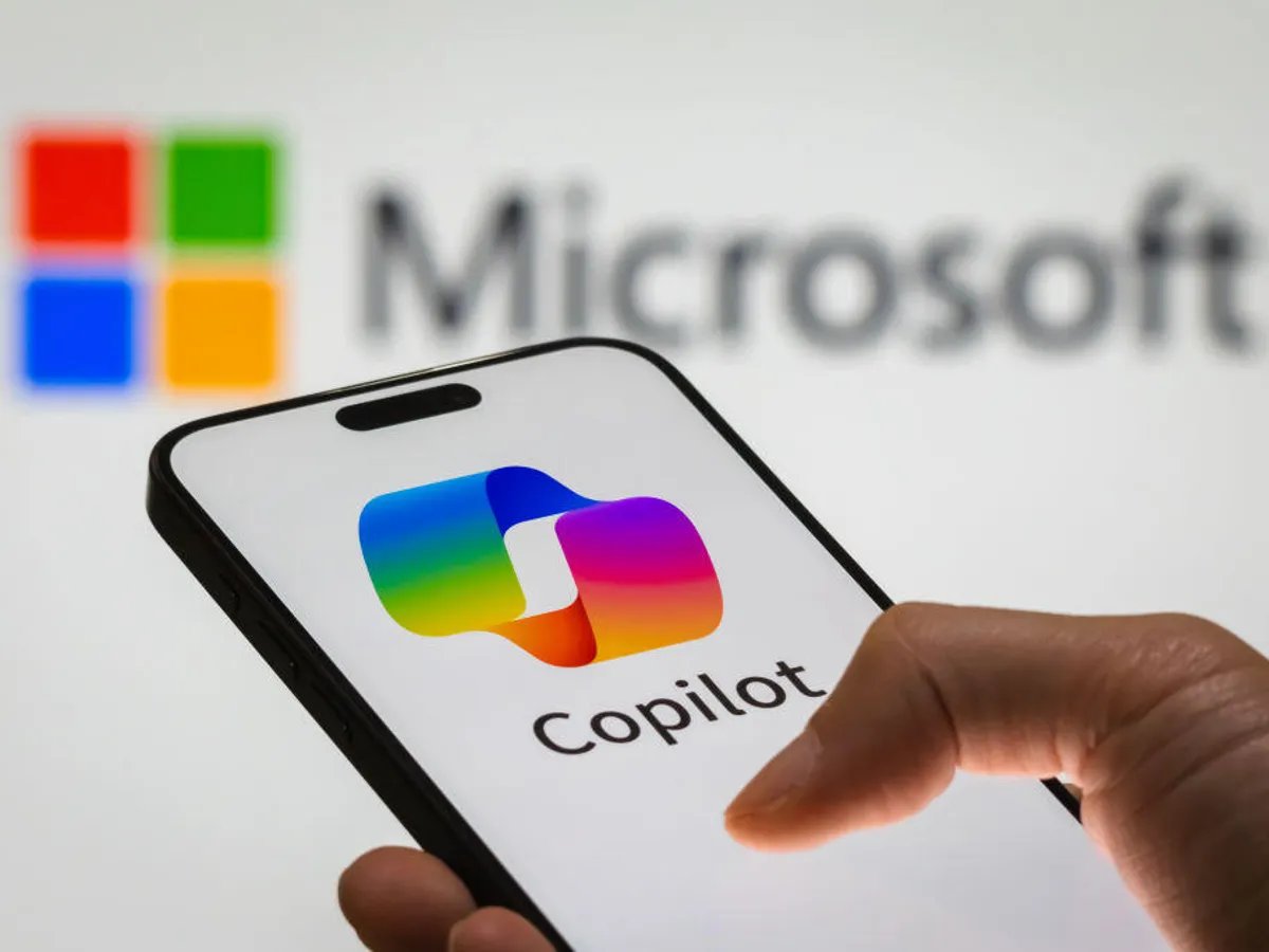 india_plus_'s tweet photo. 🚨 TCS, Infosys and Wipro have collectively acquired more than 300,000 Microsoft Copilot licences in just 6 months, 

Marking a major push towards AI adoption in India’s IT sector.

follow @india_plus_ https://t.co/91LYyEXyDb