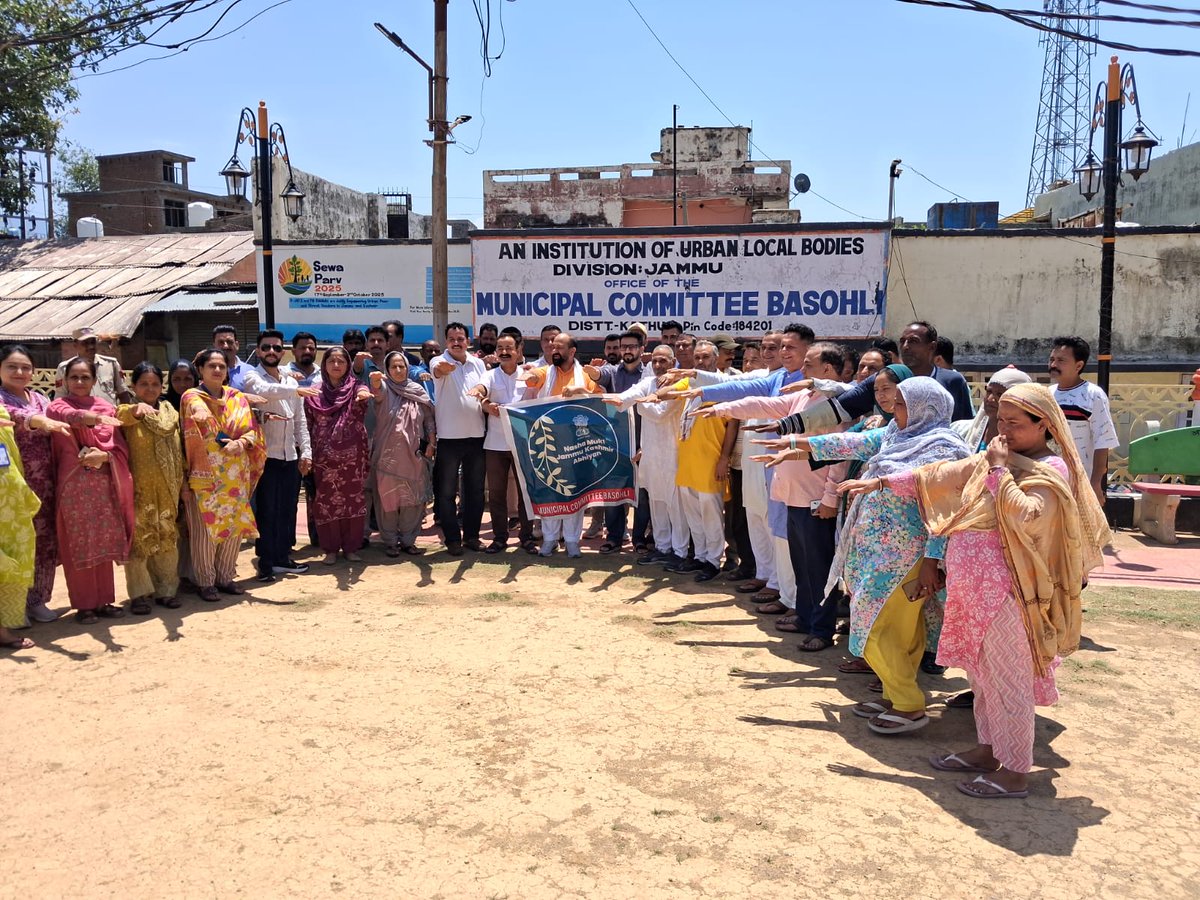 MBasohli's tweet photo. #IWD2026 #GiveToGain #WomenLedSanitation #SwachhAadat #SwachhBharat #SHS2025 #SwachhtaHiSeva2025 #Swachhotsav #cleanRepublicDay #swachhjkHappy
@SwachhBharatGov https://t.co/HvgvzJygJH