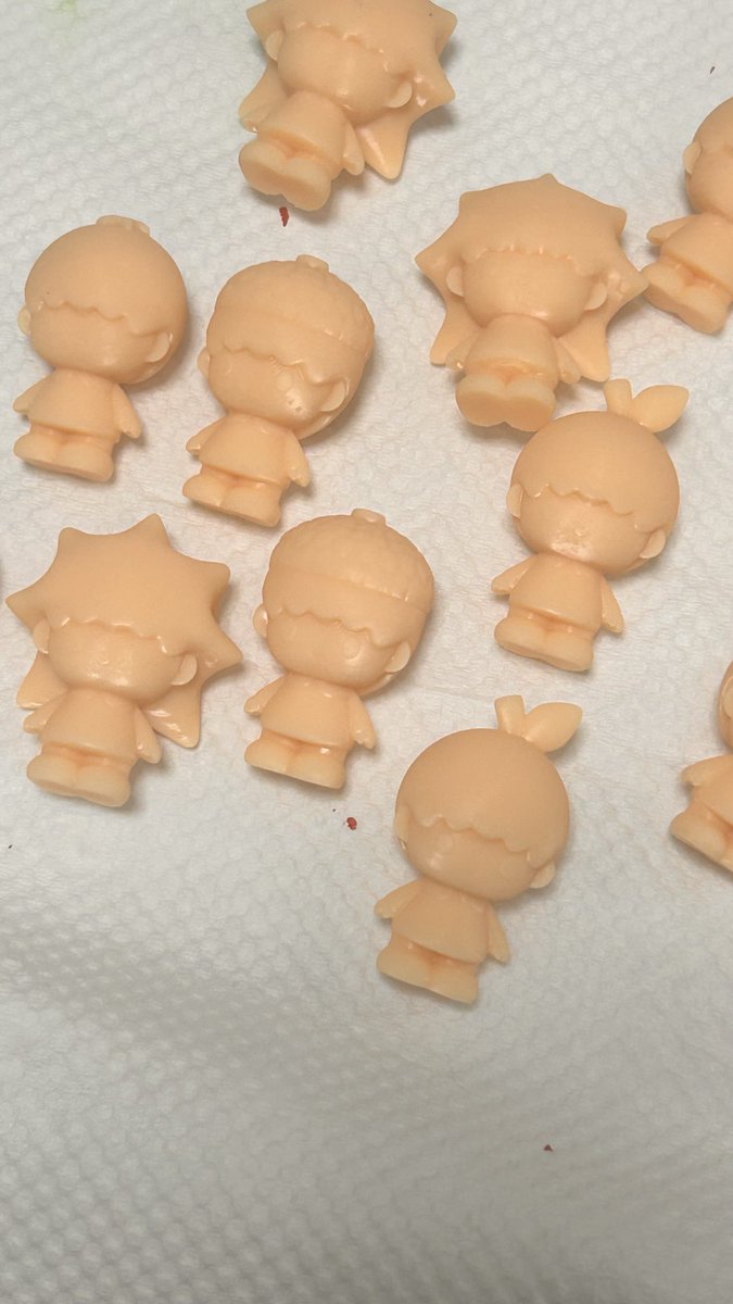 conerudoll's tweet photo. 小さいte-no-chuも作った。mini palsと同じ頭の大きさでイラストの方に寄せてモデリングし直しました。かわいさがました気がする〜。よりファンシーになりました。te-no-chu版のmini palsにする予定です。 https://t.co/DCHcdVbGqr