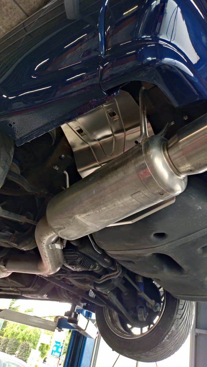 bpcorporation's tweet photo. 弊社で販売しているBNR32用のマフラーヒートガードに燃料タンク側のパネルがセットになりました。 https://t.co/55vCK6bZYY