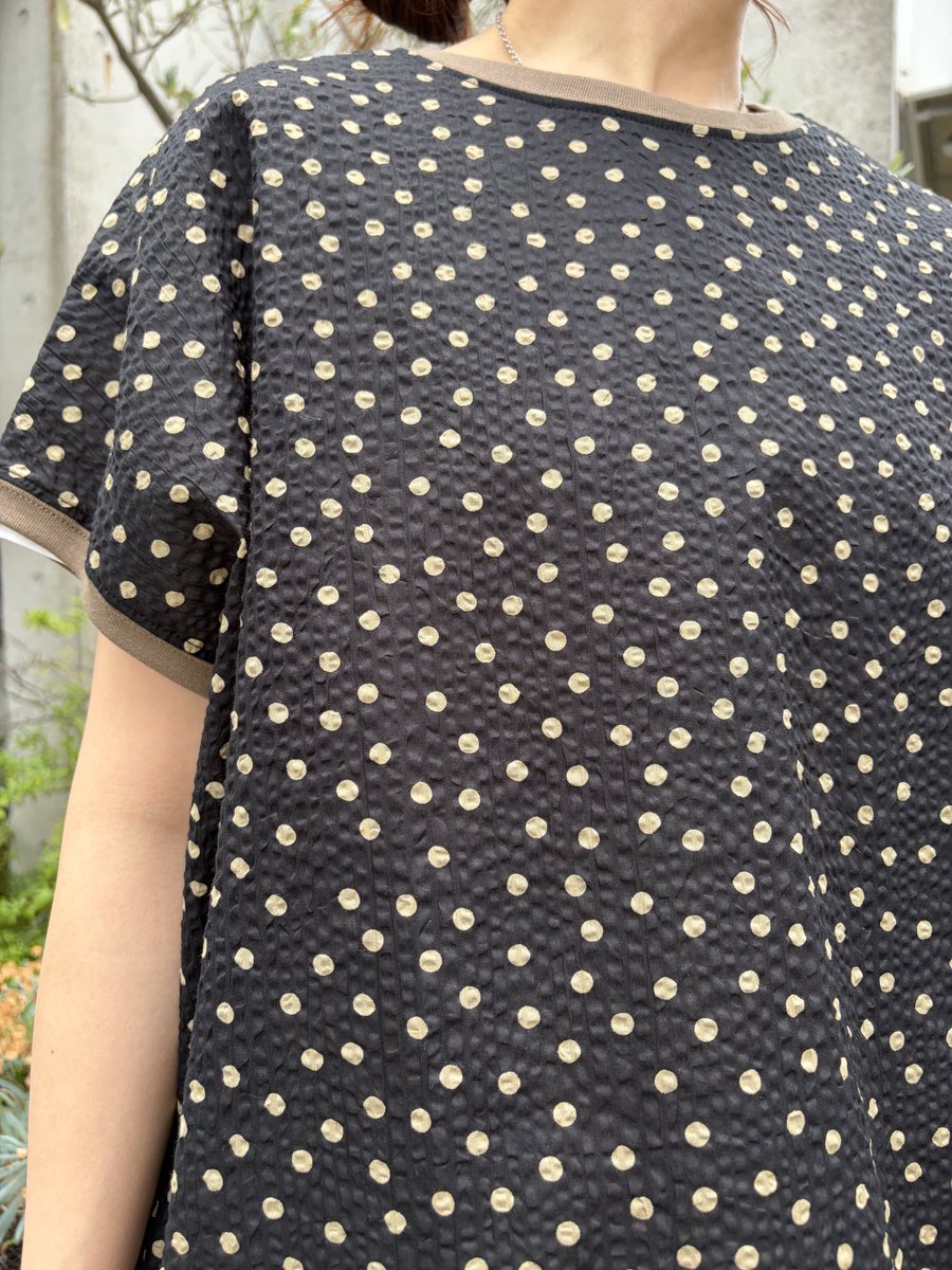 marbleSUD_shimo's tweet photo. ウェーブdot ユルTシャツ入荷💕

リラックスシルエットでさらりと着られるTシャツです♪
程よいシアー感とタテシワ加工が涼しげで、夏にぴったりの一枚です。
ぜひ店頭まで見に来てくださいませ✨

すぎ　えりこ　こう
#マーブルシュッド #下北沢店 https://t.co/k90RygyAsn