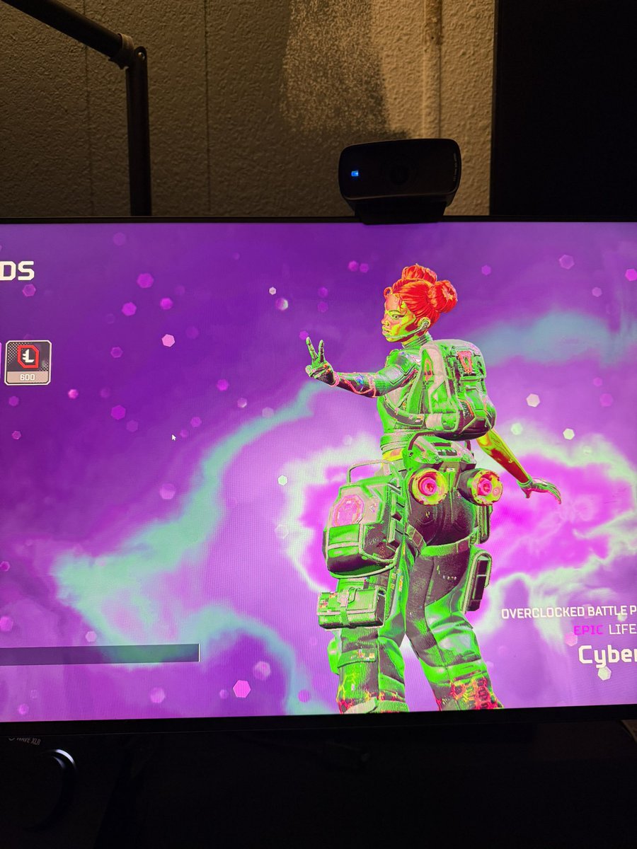 Coazeeone's tweet photo. Does anyone why my apex is doing?? Please help me! https://t.co/Y9PSgvcbtV