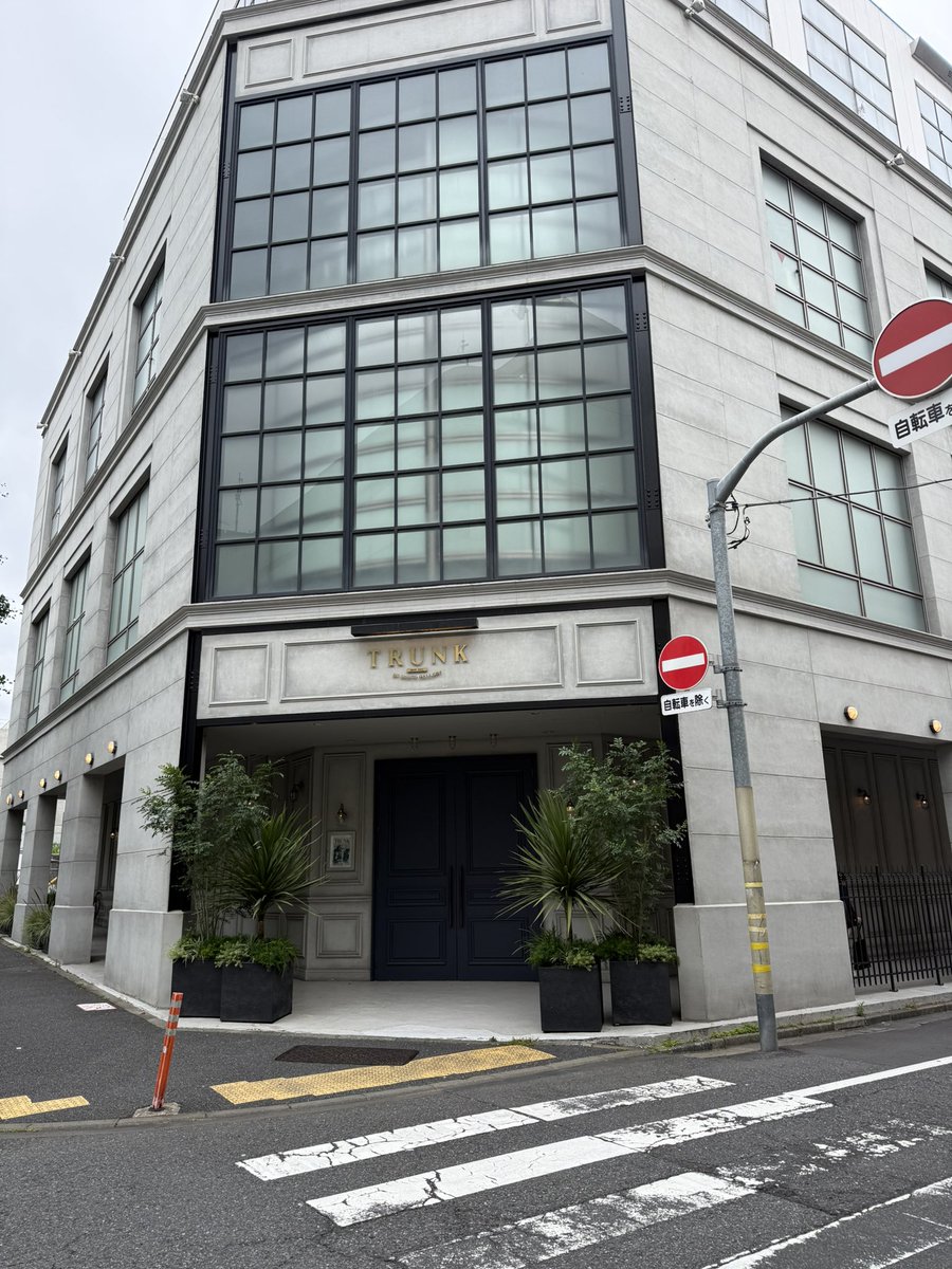 Tomoshibi1982's tweet photo. 今日は弊社のYouTube番組の撮影🔥

初の観覧です‼️
緊張🫨  

続報入れます💨 https://t.co/HIyEjC2lZz