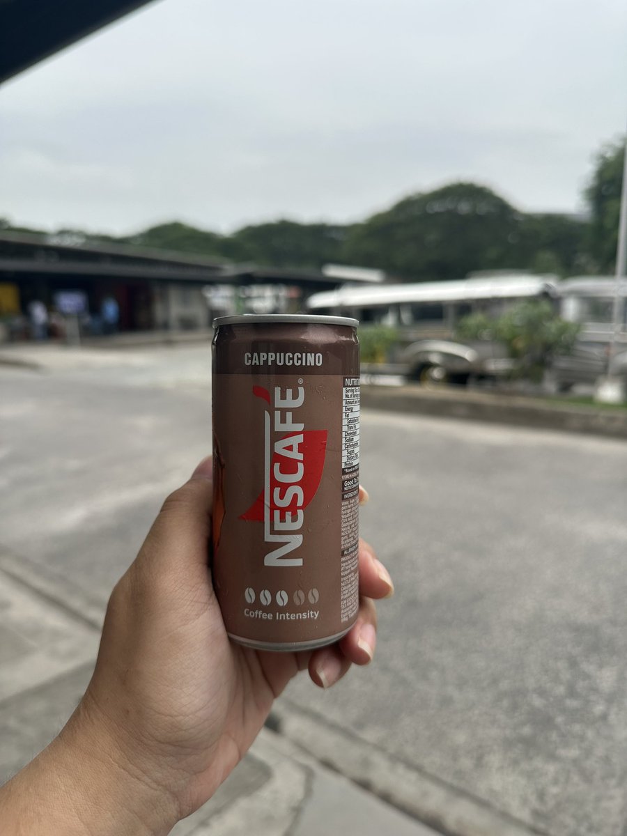 bbwriter1's tweet photo. 42nd coffee ganap of the year: maaga bumili ng gamot kasi naubos na pala gamot ni mader, ‘di namin napansin so hinabol ko para makainom siya ngayong morning 😅

• nescafe cappuccino - coffee intensity for me ay 1/5 not 3/5 bc matamis lang siya, buti na lang maliit lang

📍 canlu https://t.co/WDfMm7ReMW