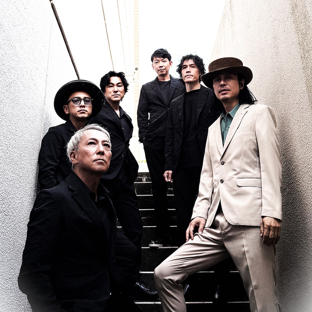 rollingstonejp's tweet photo. 【News】
佐野元春、2026年全国ツアー「IN &amp; OUT」開催決定

▼記事はこちら  
🔗https://t.co/5YWg56ingP

■全国18都市・21公演巡る
■「時代の中にいる。しかし、時代に飲み込まれない」

#佐野元春 https://t.co/TJLDnVrcIM