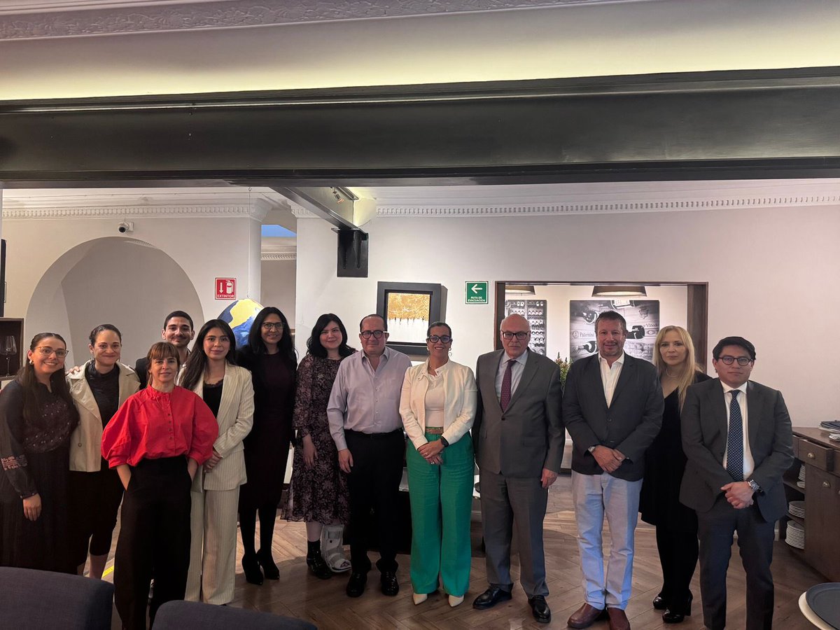 cafloresva's tweet photo. Esta tarde me reuní con integrantes del @cesacdmx y @ConsejoNL para intercambiar buenas prácticas, esquemas de gobernanza y modelos de incidencia para construir mejores ciudades. Una reunión fructífera y alentadora. https://t.co/Rs7jIwH4eo