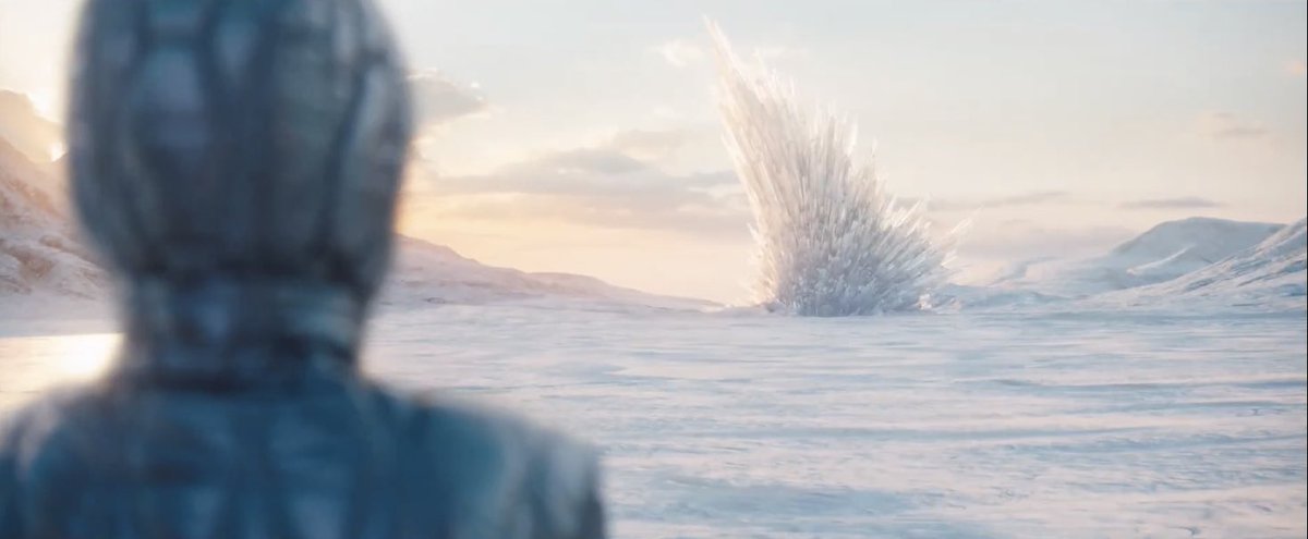 Mandevil23's tweet photo. out of all of the trailers, my favorite shots from supergirl. https://t.co/L1NJvu9wek