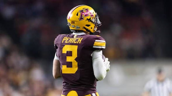 DarylLittl1323's tweet photo. Blessed to receive my 5th Division 1 offer from the University of Minnesota. @GopherFootball  @IsaacFruechte14 @WillxDrew @Marcus_DPP @BJMedia1 @CoachDNL @CoachCamps5 @adamgorney @JUSTCHILLY @BrandonHuffman @therealbeadle @azc_obert @PrepRedzoneAZ https://t.co/oF6pCeo1Dv