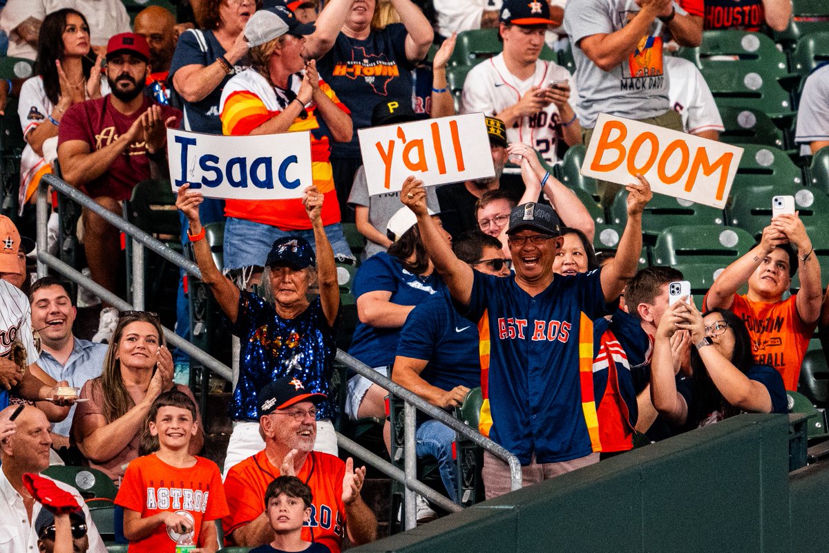 astros's tweet photo. 1️⃣0️⃣0️⃣ https://t.co/f1BJRhrkZE