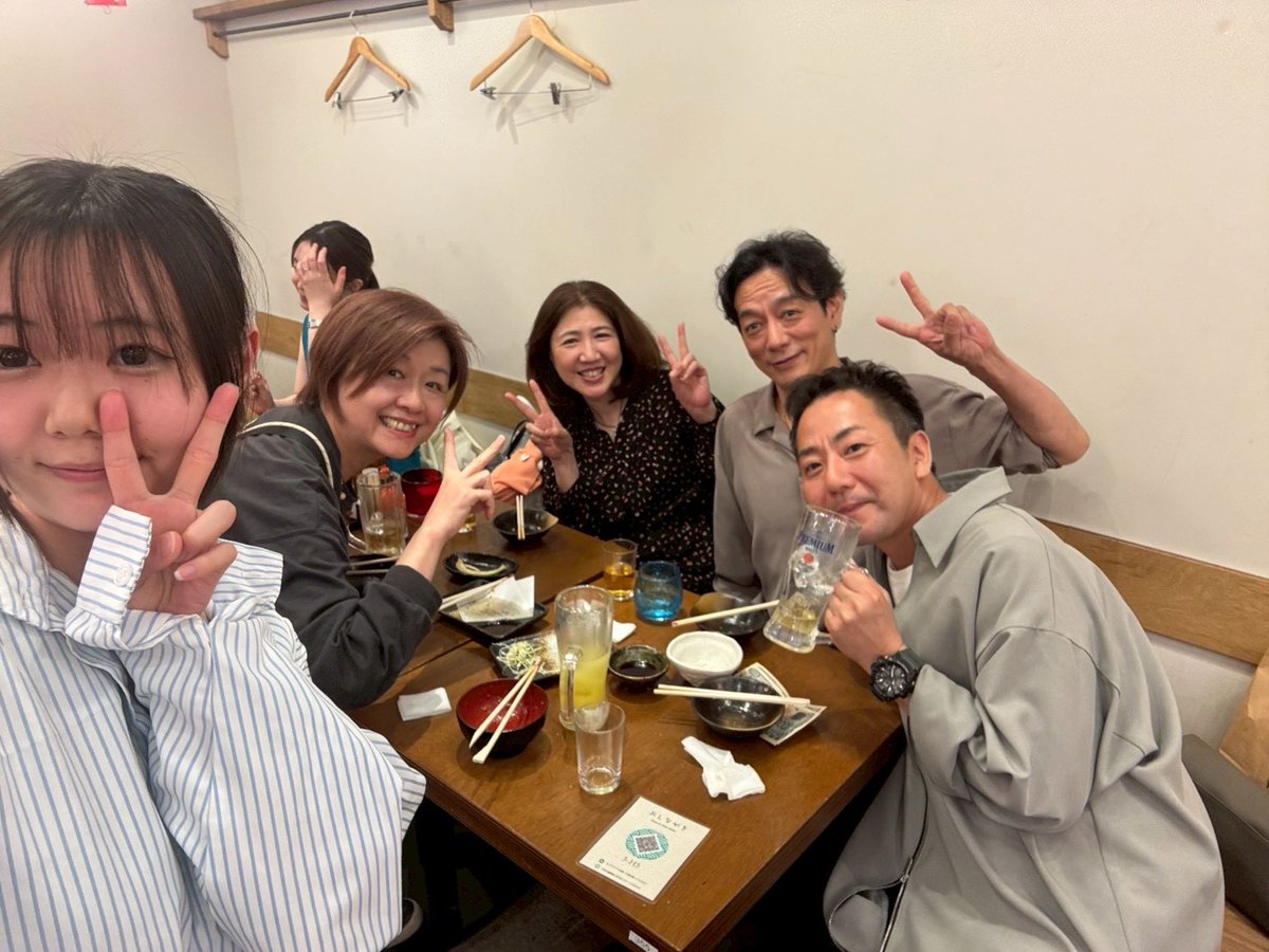 SOTOGUMI's tweet photo. ＼四日目／

あっという間に折り返し✨

頂く感想も本当に様々💮
同じものを観て、感性を語り合う…
まさに舞台の醍醐味‼️

何に笑い、何に涙するのか⁉️
自分自身を知れる時間をお届けします👍

駆け込み観劇も大歓迎💐

#三上潤
#外組
#ineasymotion
#カタルシス https://t.co/4JtjM42nf8